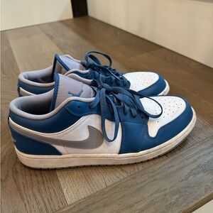 Size 11 1/2 Nike Jordan sneakers